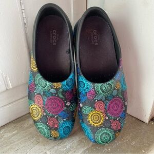 CROCS Dual Comfort Paisley Multicolor Mandala Non-marking Anti-slip Clogs 8